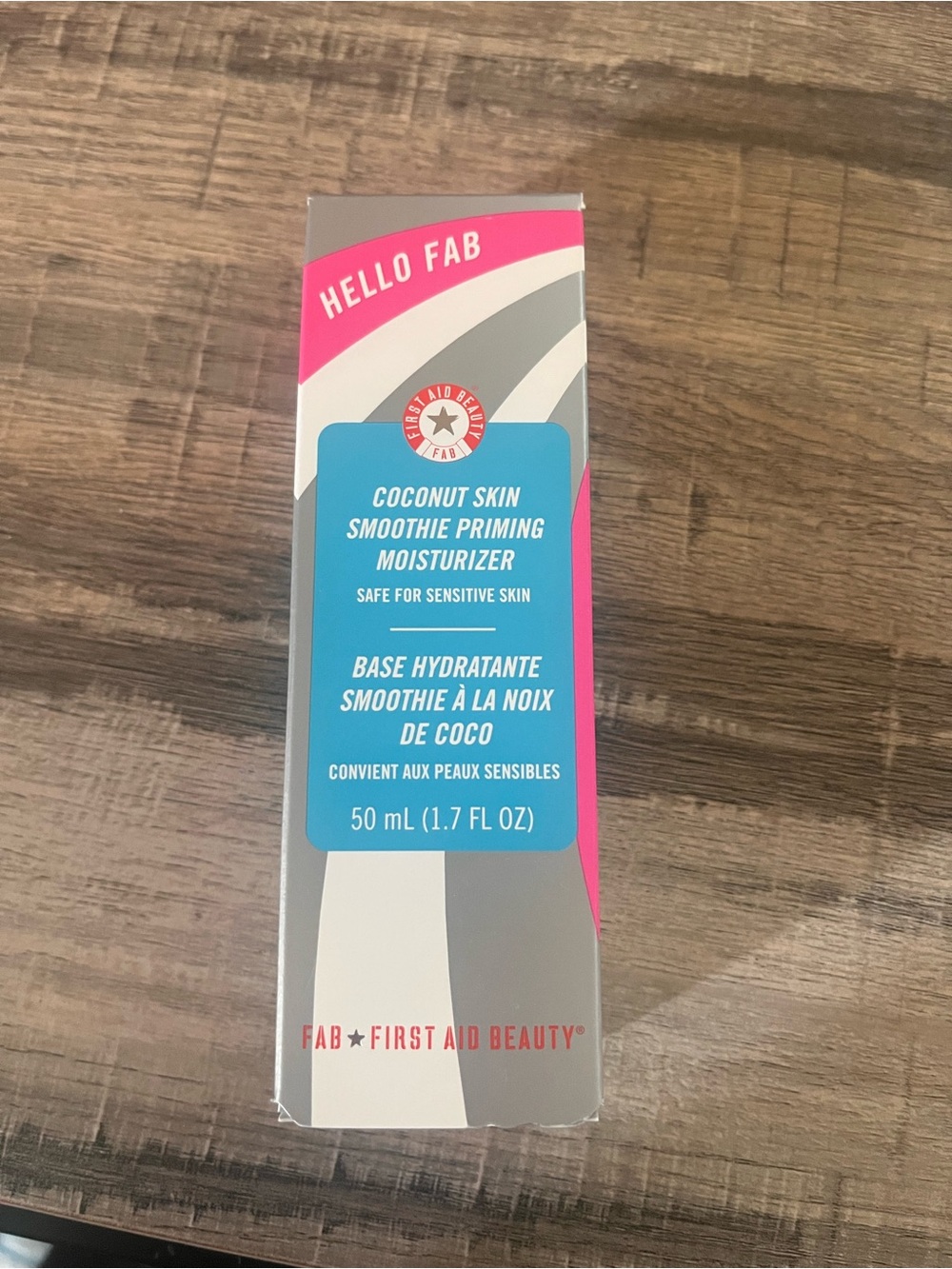 First Aid Beauty - Coconut Skin Smoothie Priming Moisturizer - Picture 2 of 10